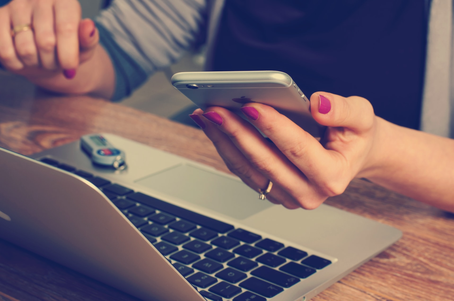 20 Pros and Cons of Building a Mobile App vs. a Web App